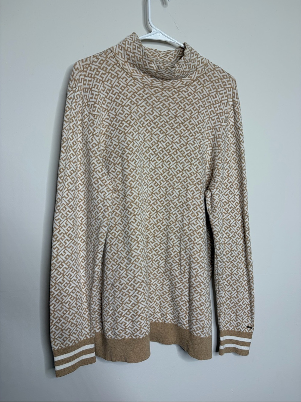 Tommy hilfiger Beige Patterned Turtleneck Sweater 100% cotton monogrammed